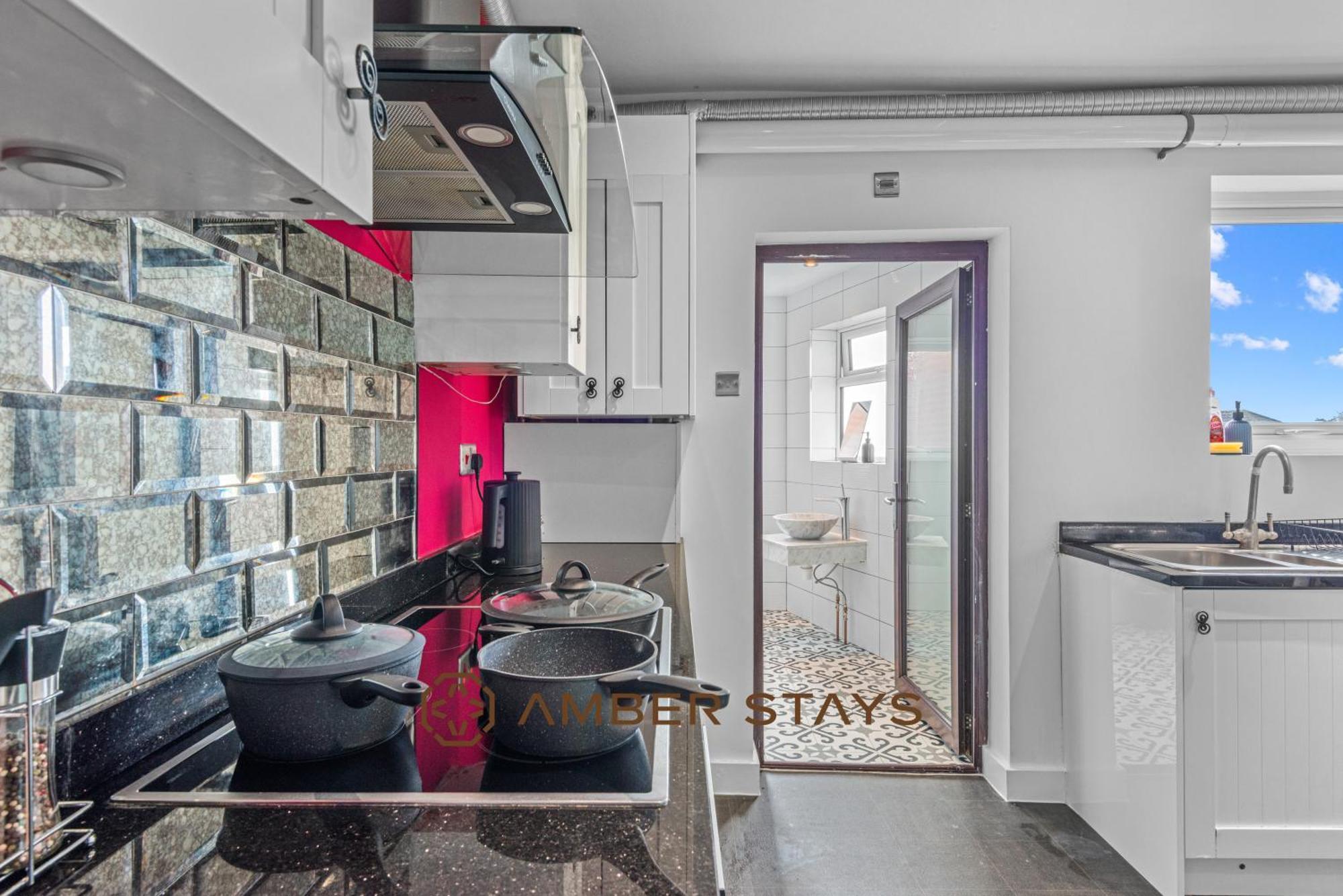 Holiday home Stylish 3 Bed House In Reading, Perfect For Business & Contractors, Free Parking *