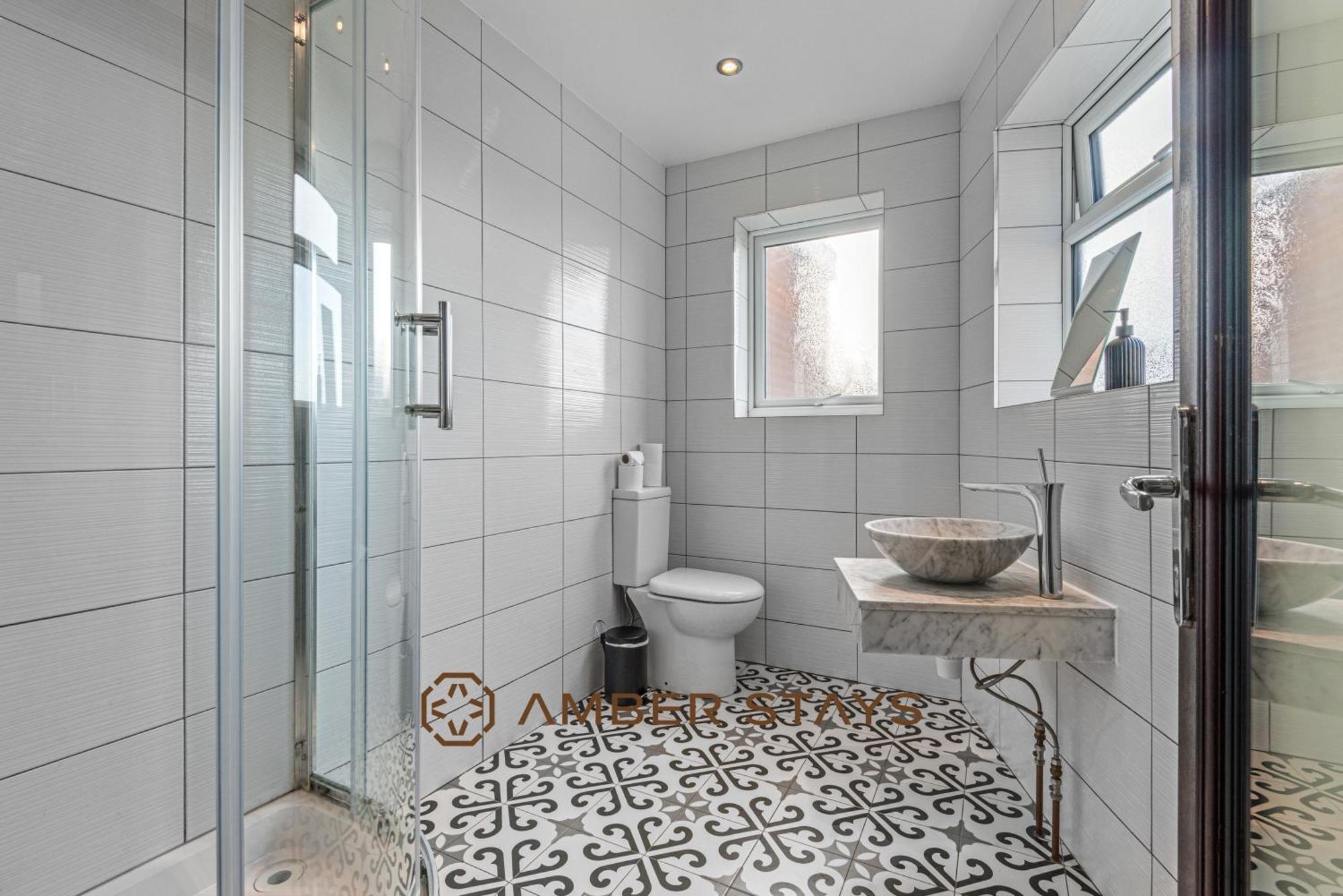 Holiday home Stylish 3 Bed House In Reading, Perfect For Business & Contractors, Free Parking *